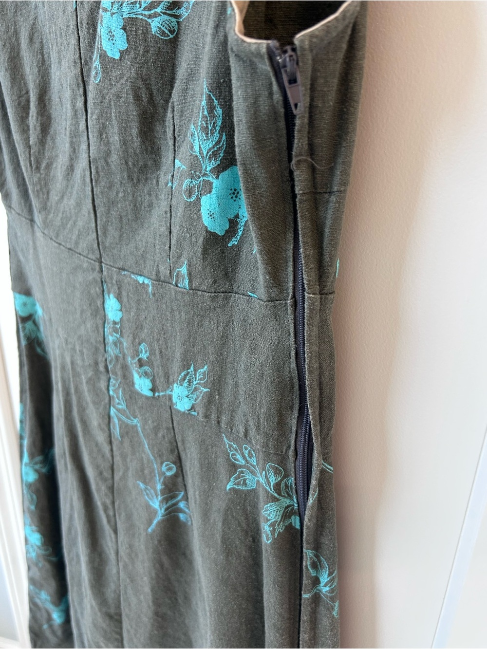 Smoking Lily Soft Charcoal Grey Floral V-Neck Midi Dress with Aqua Print - Picture 4 of 11